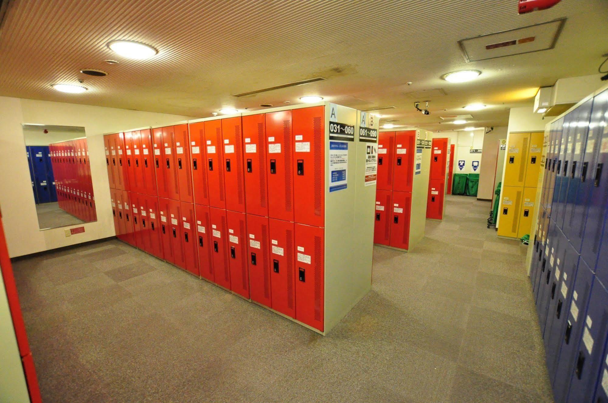 Capsule Hotel Asahi Plaza Shinsaibashi Osaka Eksteriør billede